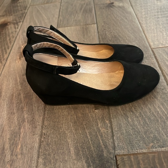 Children’s Kelly & Katie shoes - Picture 2 of 4